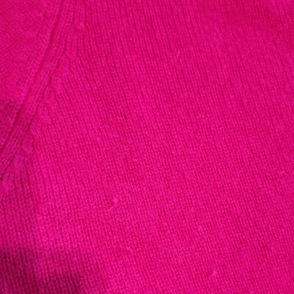 Charter Club Fuchsia  CASHMERE V-Neck Women's Sweater - Picture 4 of 4